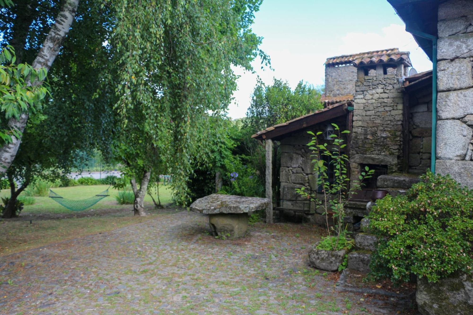 Casa Campo Das Bizarras Castro Daire Exterior photo